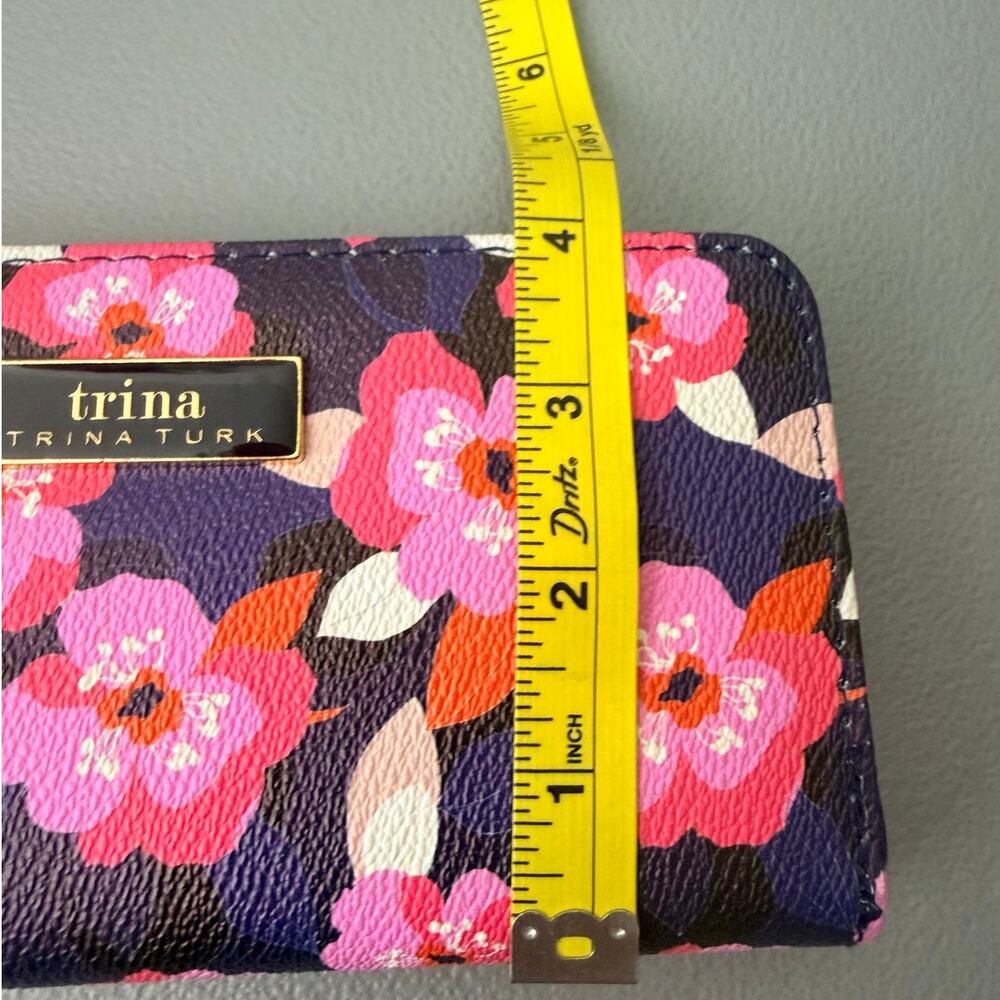 Trina Turk Floral Zip Around Wallet Navy Pink NWT Gift Box Narcissus Print - Picture 3 of 5